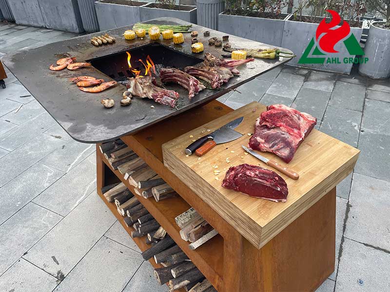 <h3>Corten Steel BBQ Grill Outdoor use</h3>
